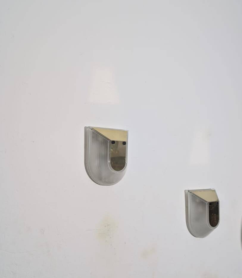 Iconic Italian Tesi Wall lamp by Roberto Fiorato for Prisma, 80s