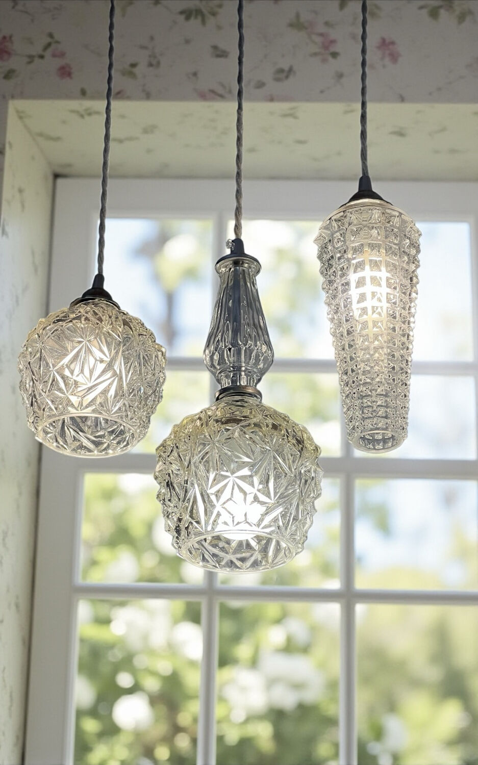 Triple suspension cascade three tulips crystal and vintage chrome