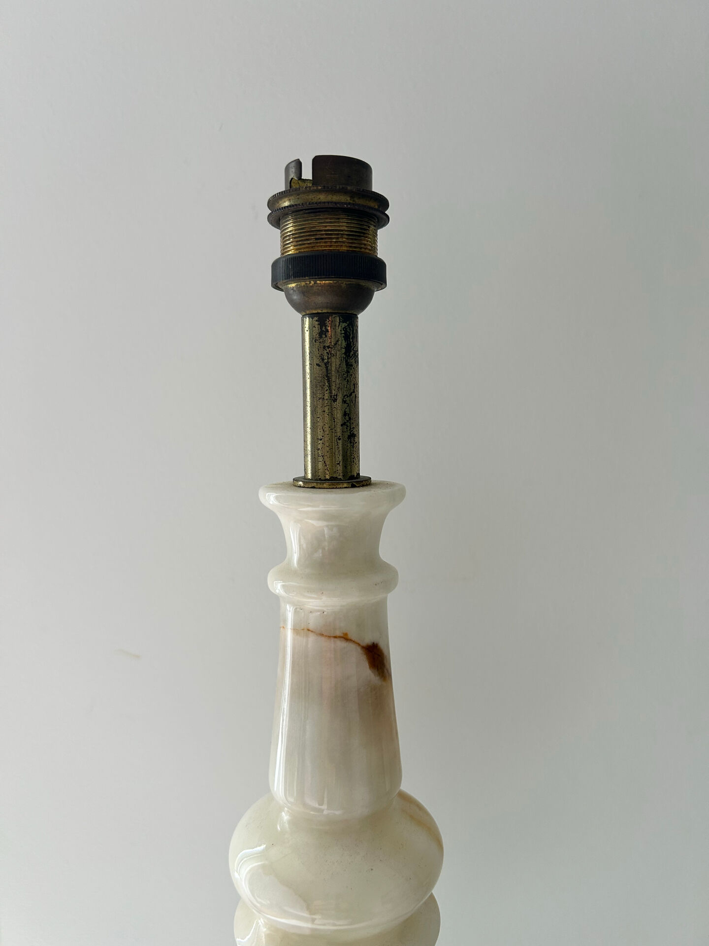 Pied de lampe en onyx