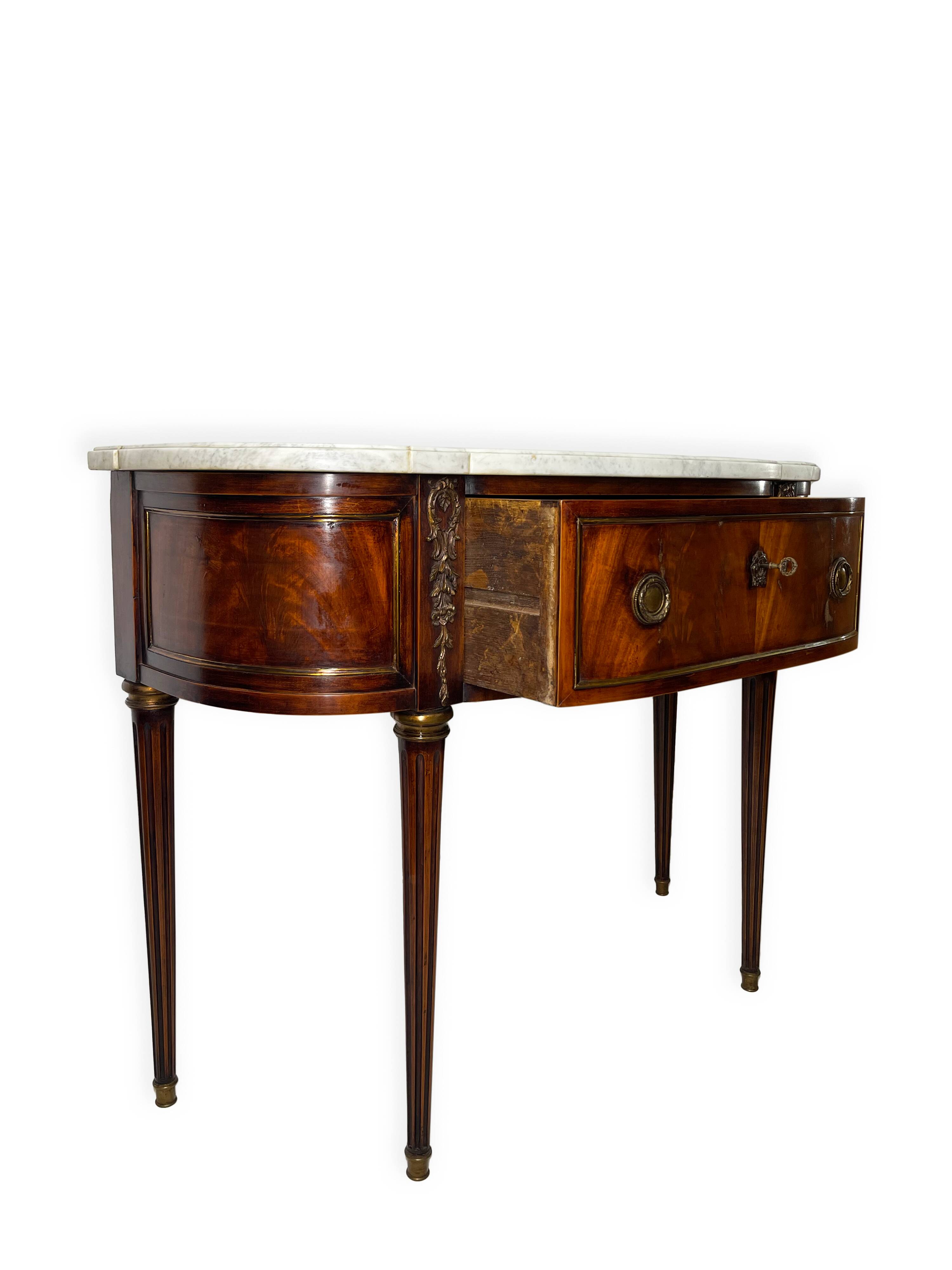 Console française Louis XVI en acajou à plumes, 19ème siècle