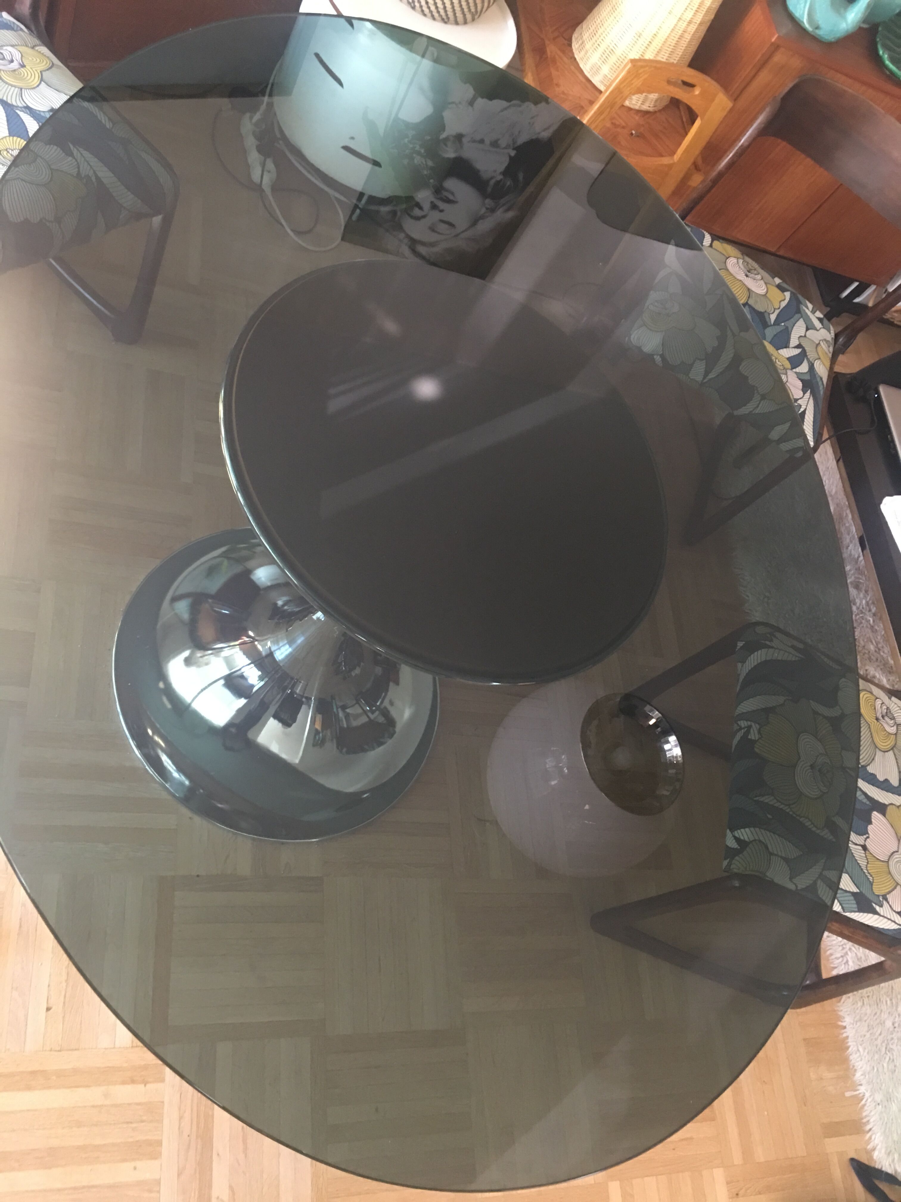 Table foot Tulip smoked glass tray