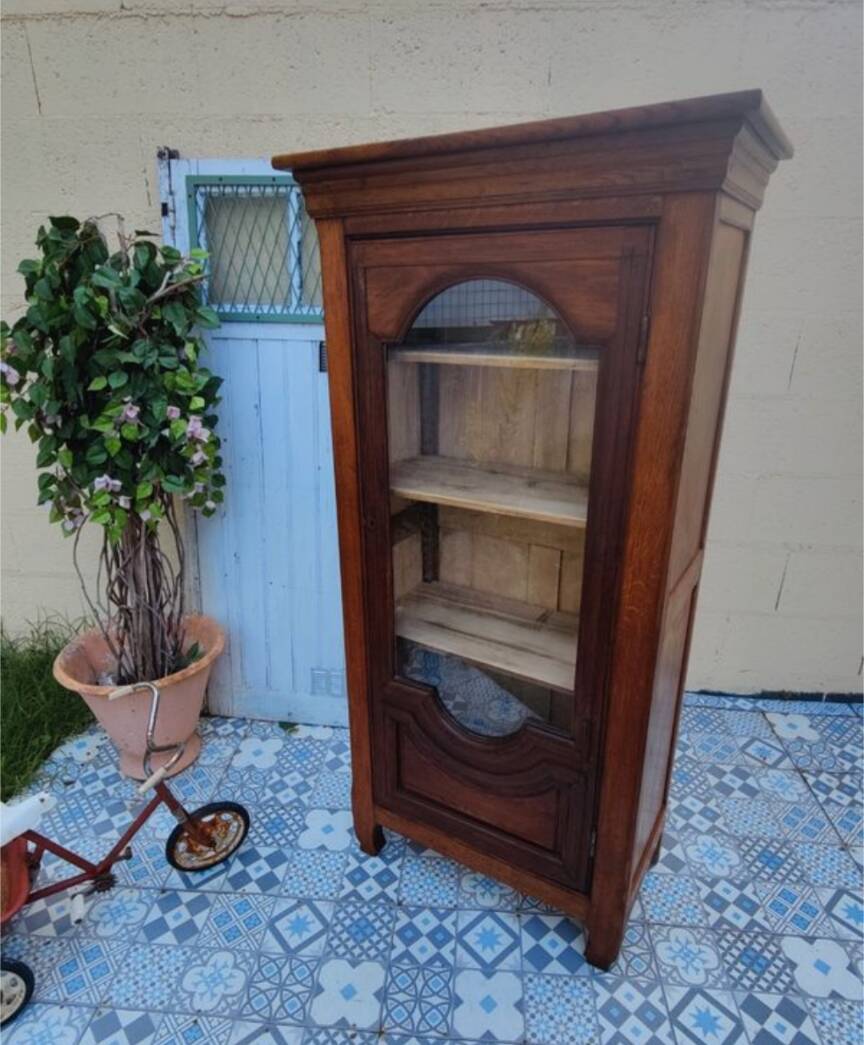 Vintage library bonnet maker