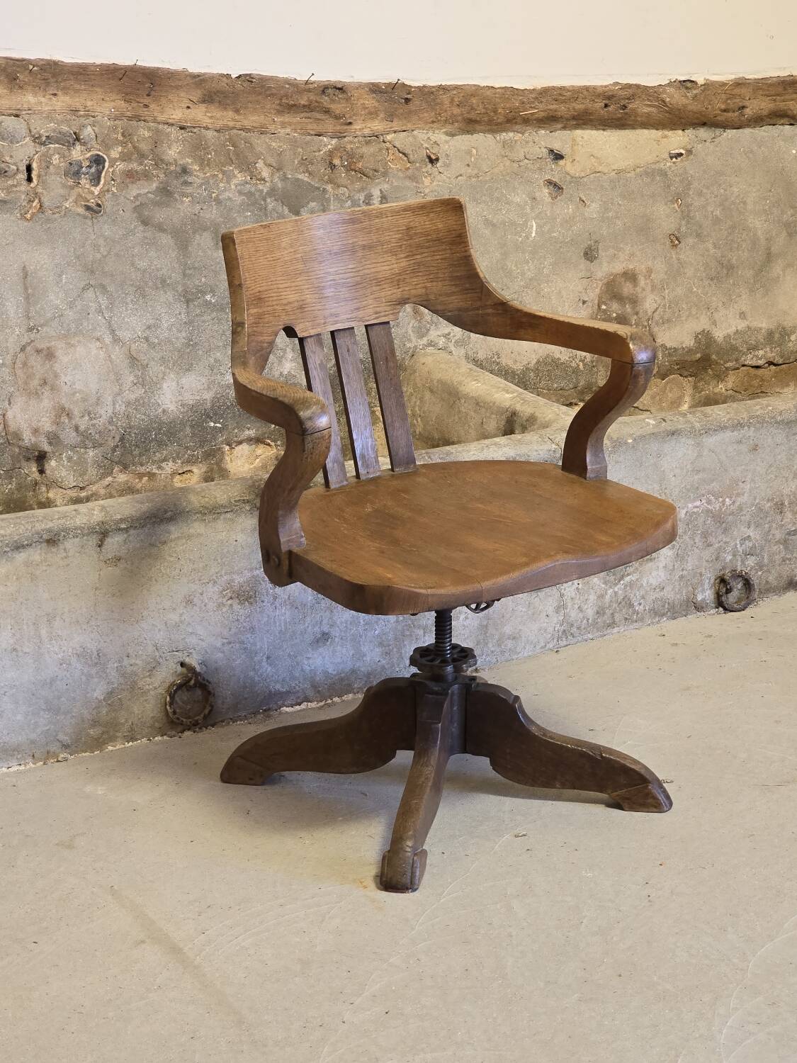 English American office armchair circa 1900 in oak