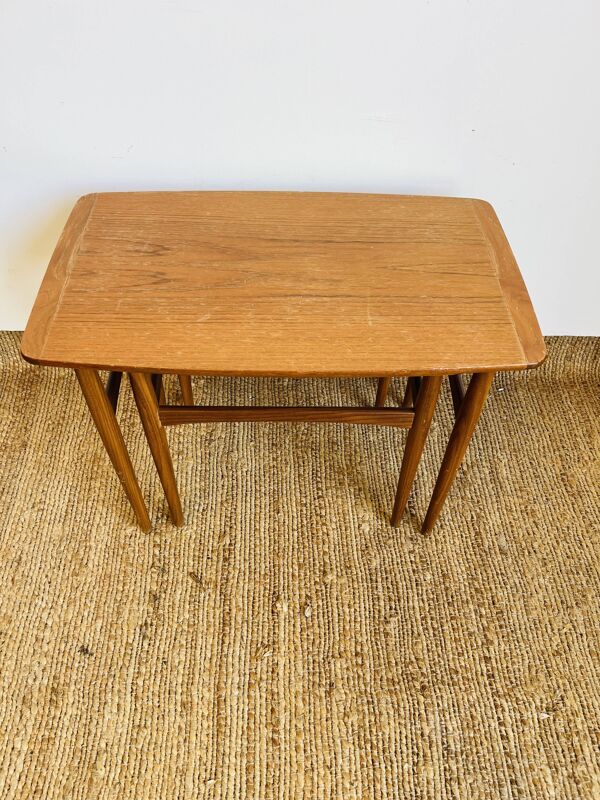 Ensemble de deux tables gigognes en teck – Style scandinave, années 70