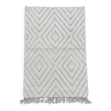 Petit tapis Marocain à losanges blancs