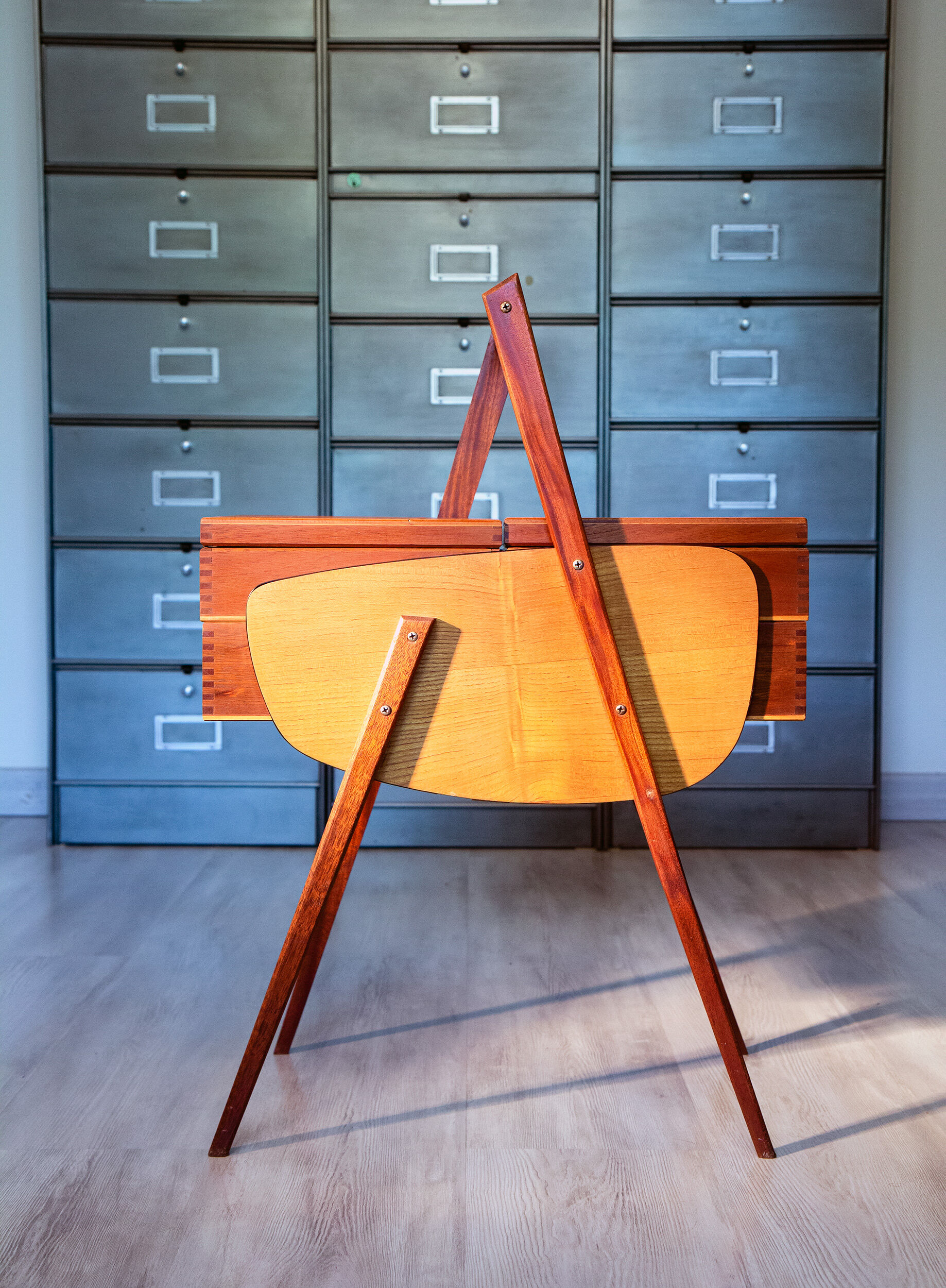 Worker, book box, compass feet, year 50-60