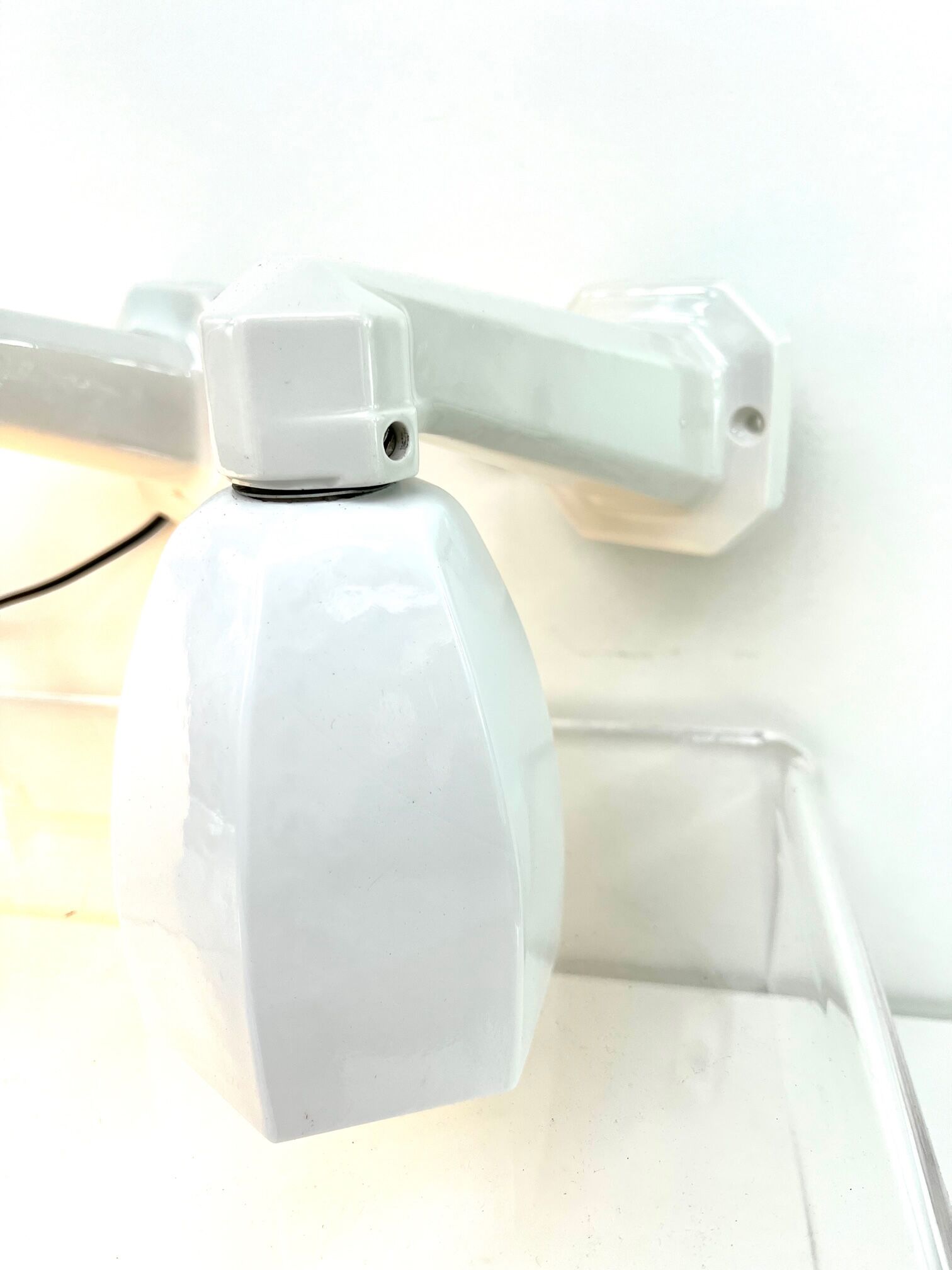 THE PAIR 2 WALL LAMPS OLD BATHROOM 1930 1940 OPALINE AND PORCELAIN LEGRAND