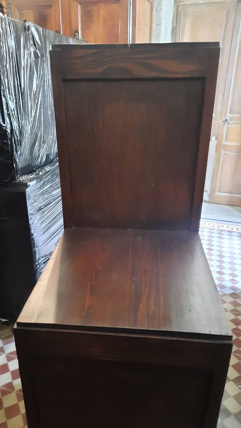 Asymmetrical Parisian wardrobe