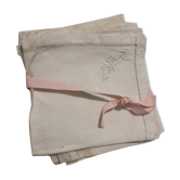 Lot of Chinese monogram towels