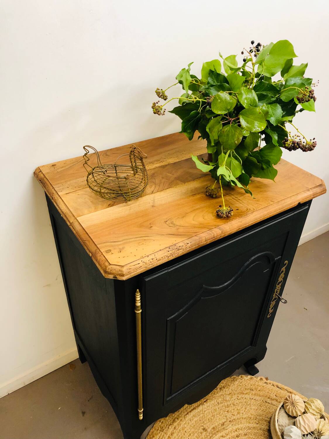 Confiturier en noyer massif