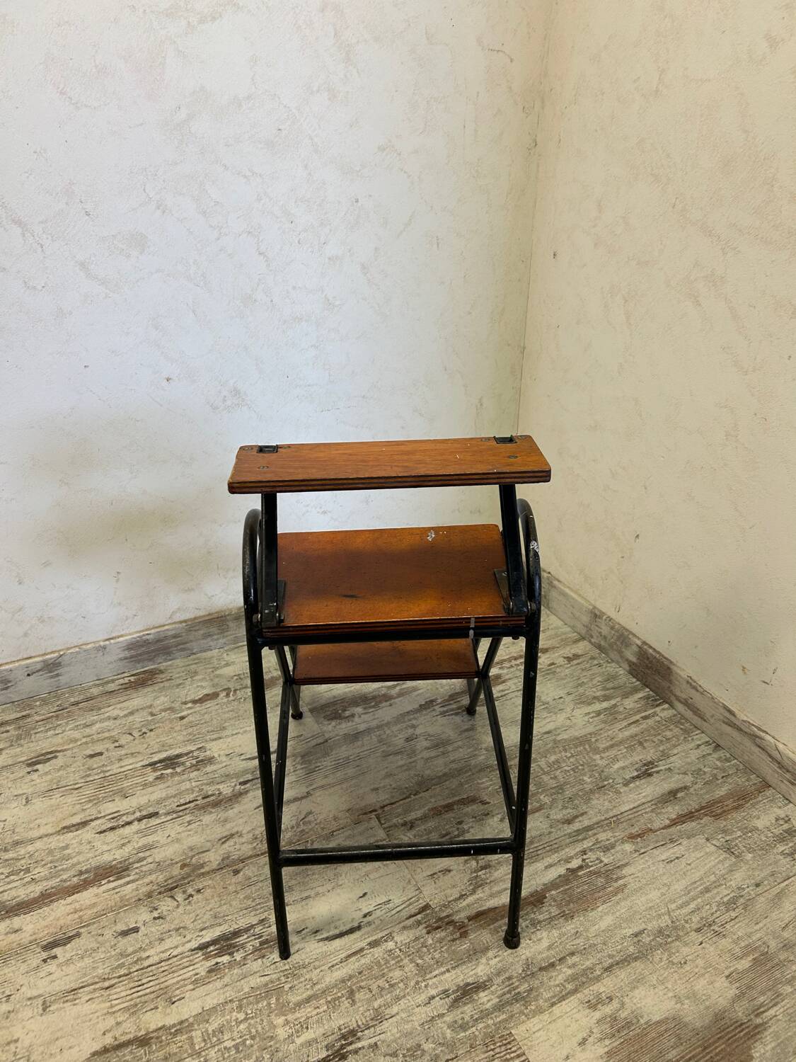 Escabeau, petit marche pied, atypique