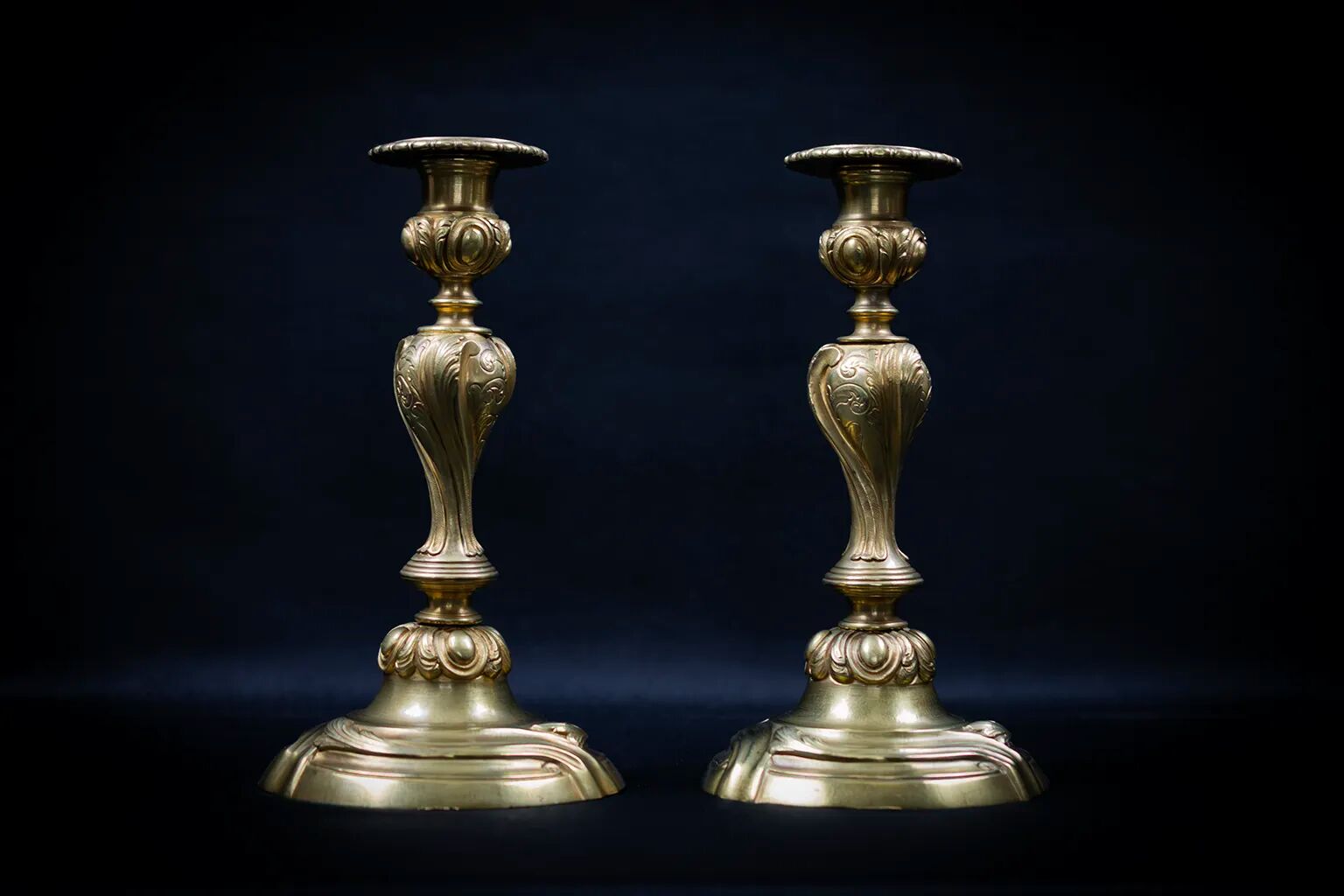Pair of candlesticks | gilded bronze torches, Louis XV style — 19th century