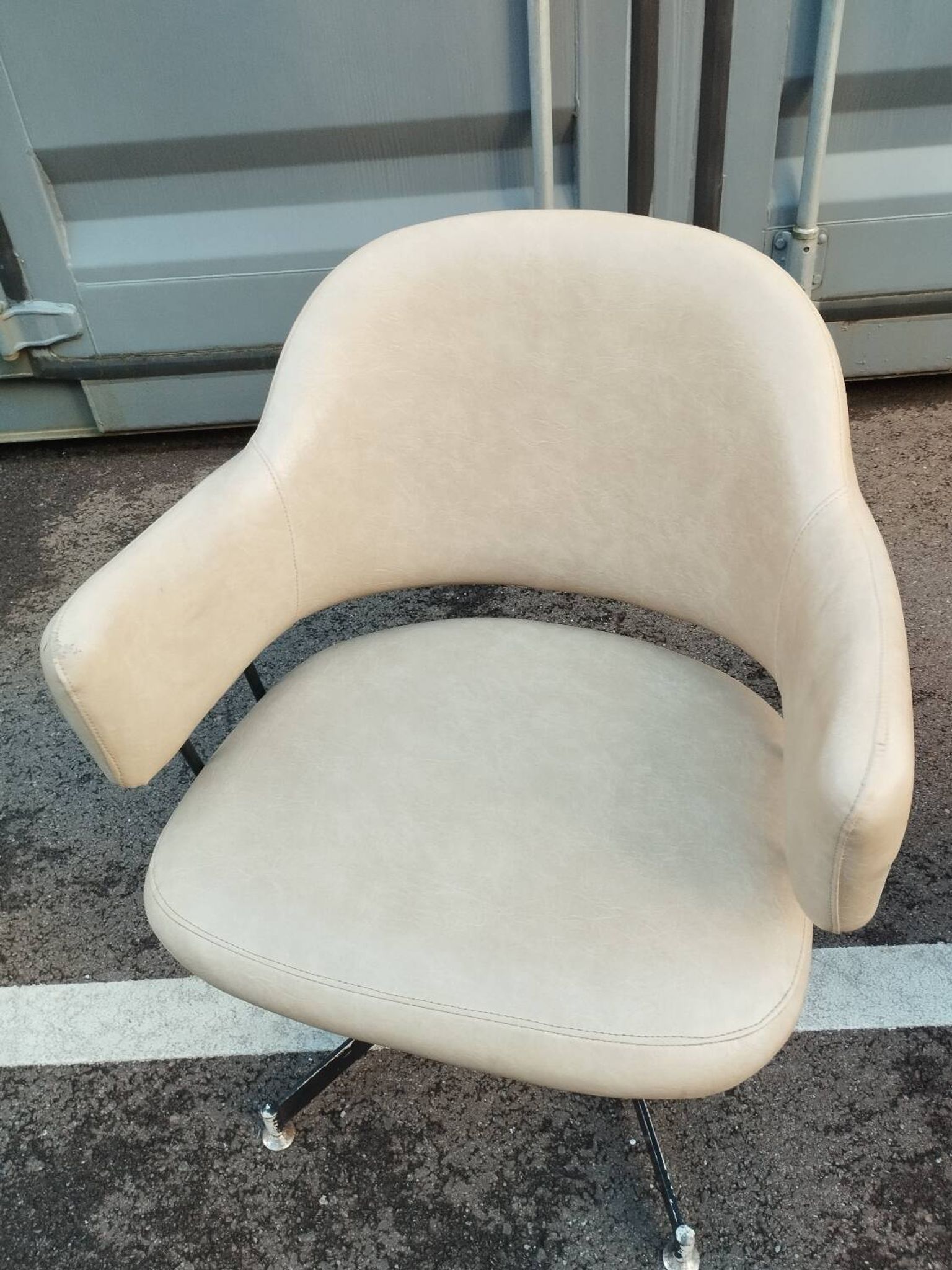 Paire de fauteuils anciens vintage