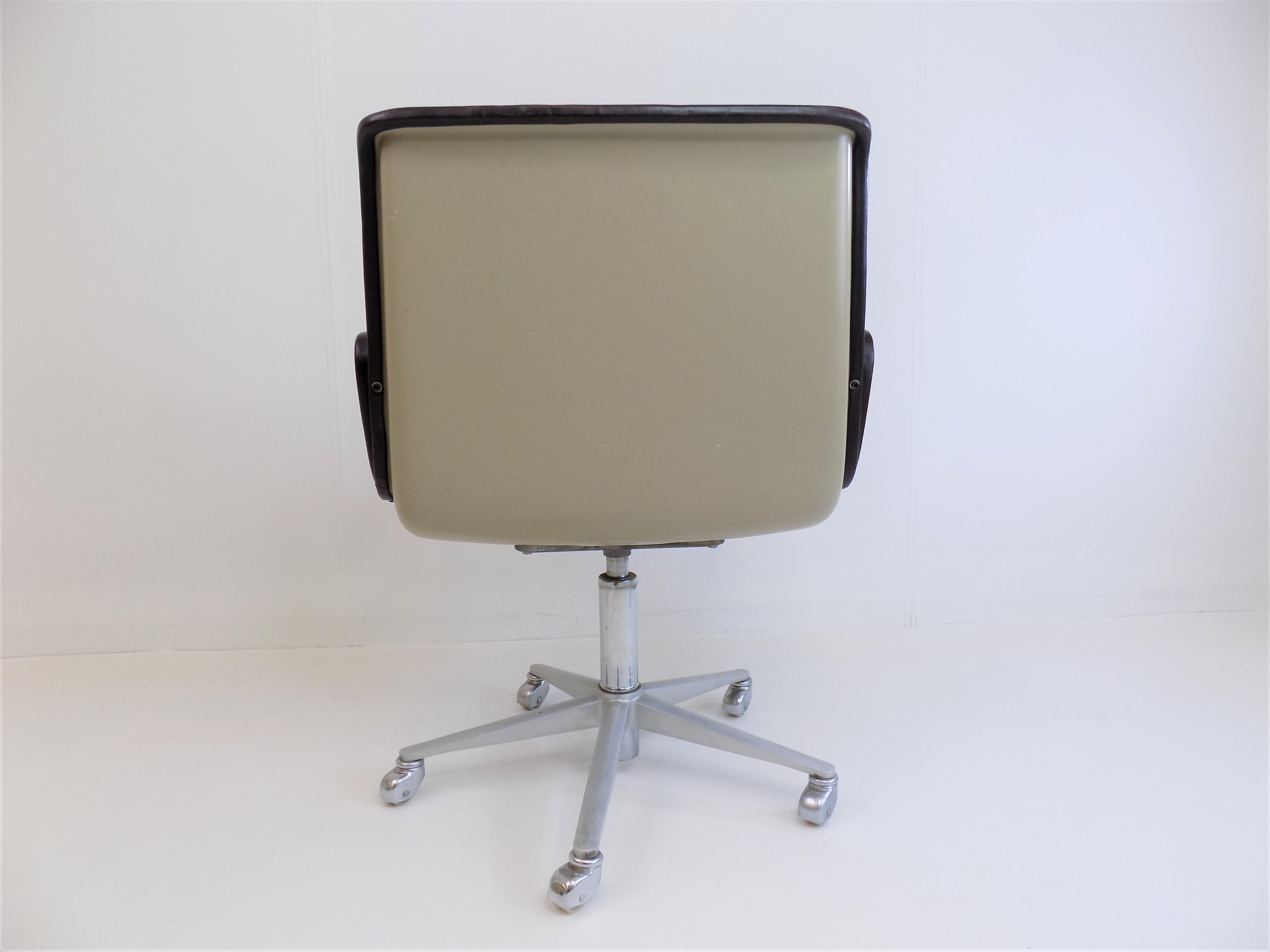 Wilkhahn Delta 2000 leather office chair by Delta Design