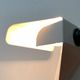 Lampe de table tole minimaliste italienne de l'âge spatial du milieu du siècle par G. Grego, années 1960.