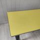 Table vintage bois et formica jaune