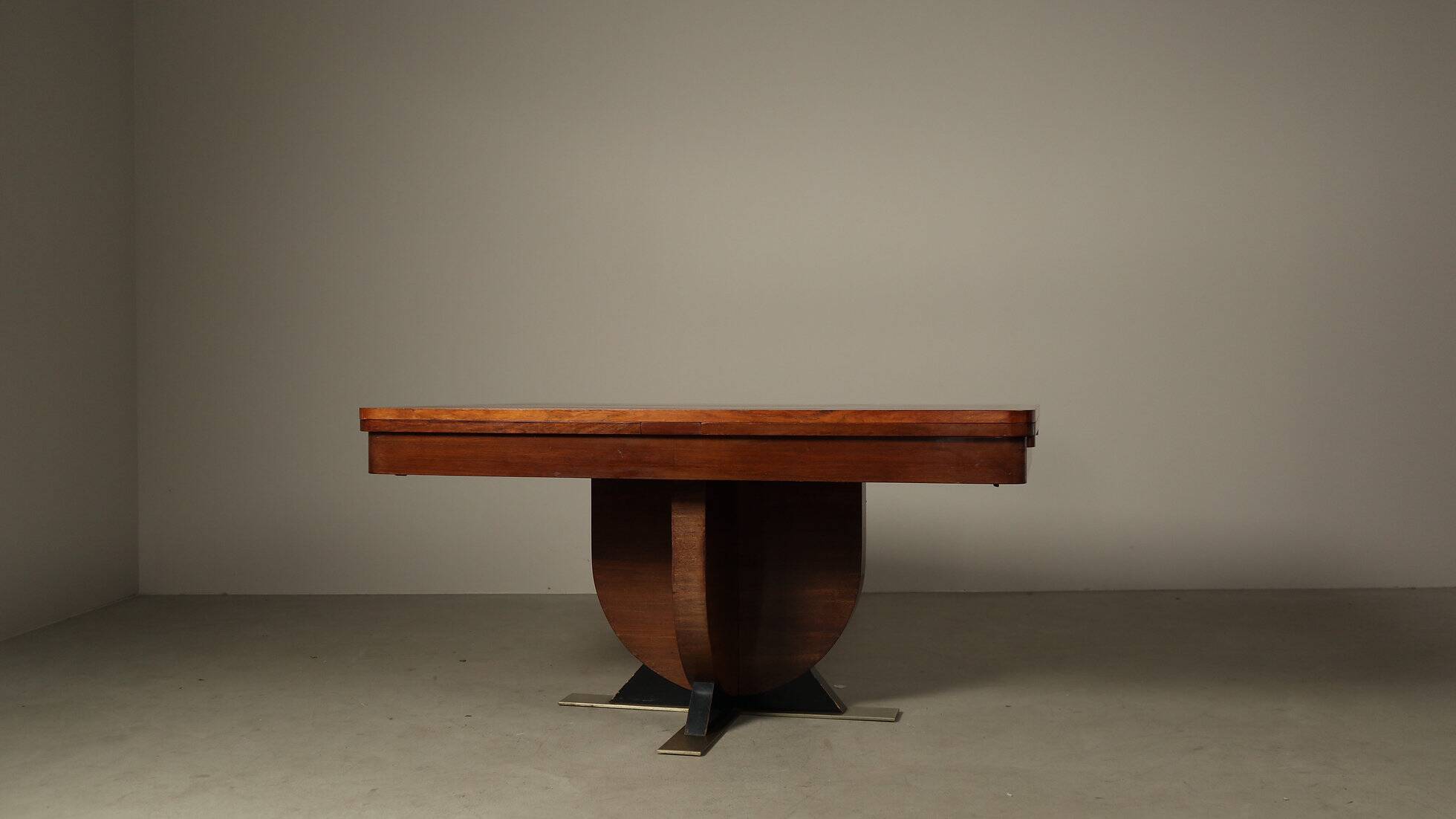 Art Deco extending dining table with sculptural pedestal base, 1930s