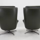 Ensemble de deux fauteuils à bascule pivotants en cuir du milieu du siècle, Peem, Finlande, 1970