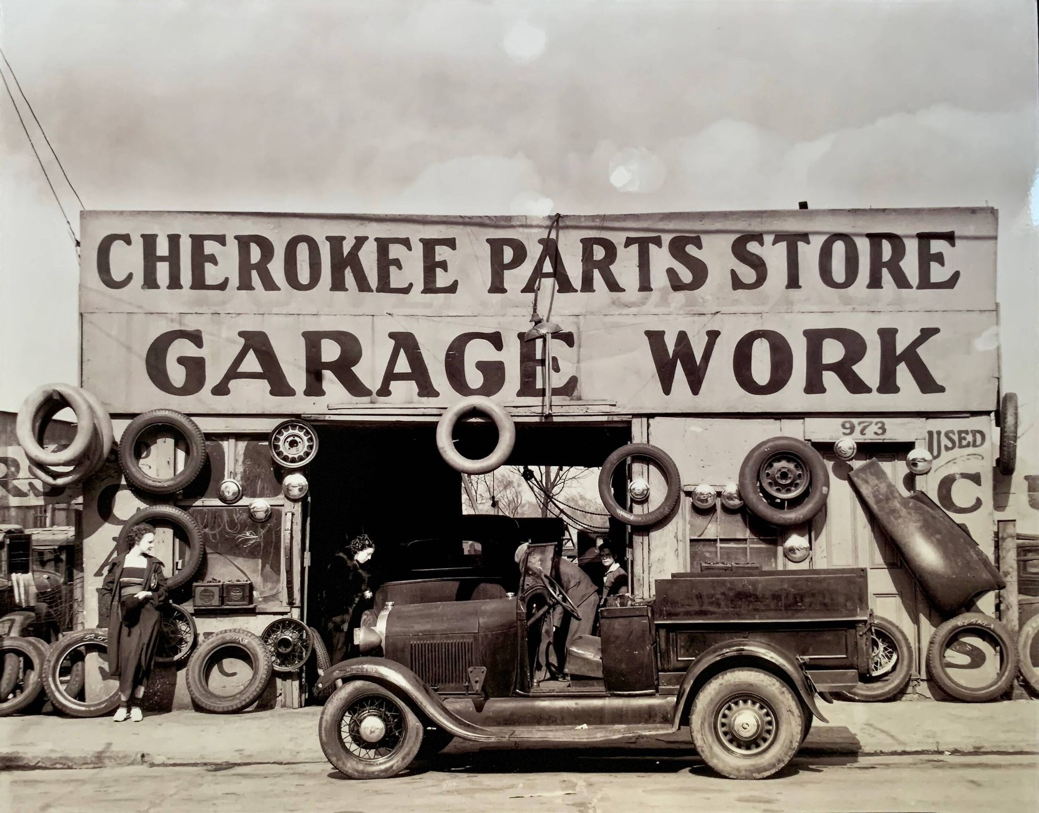Fine art photography Walker Evans – “Garage in Southern City Outskirts”, 1936