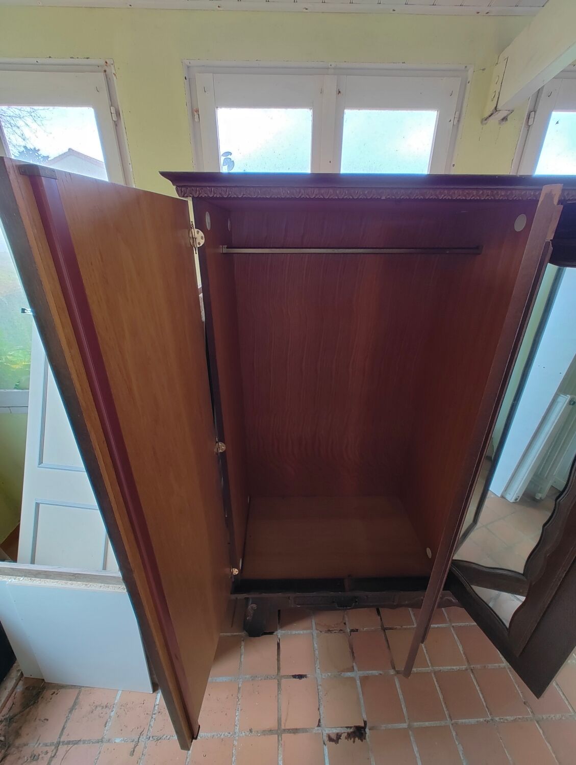 Antique wardrobe in Henri II style – carved oak – 4 doors with mirror