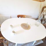 Scandinavian extendable table with butterfly extensions
