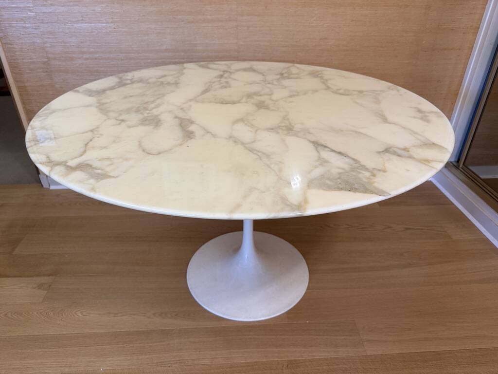 Tulip table Eero Saarinen for Knoll 1970s