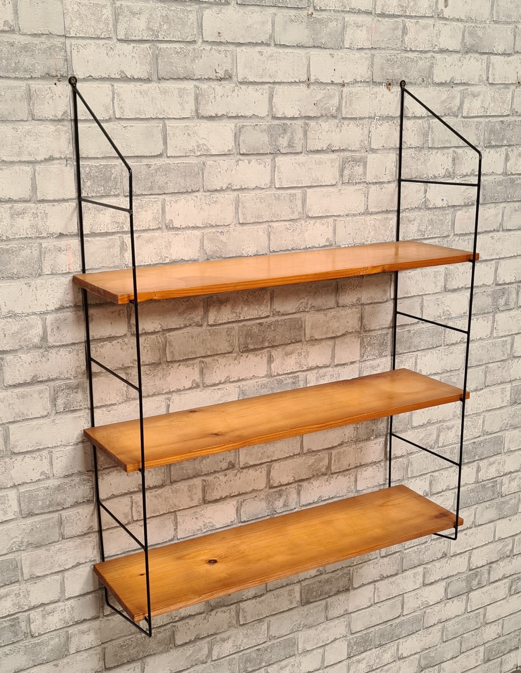 Wooden floor 1950 tomado style, String, 83x20x64. Superb condition, of course some trace use, very b