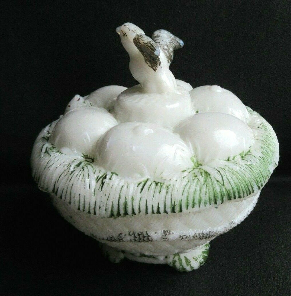 Bonbonnière signed SV: Snake and chick on eggs