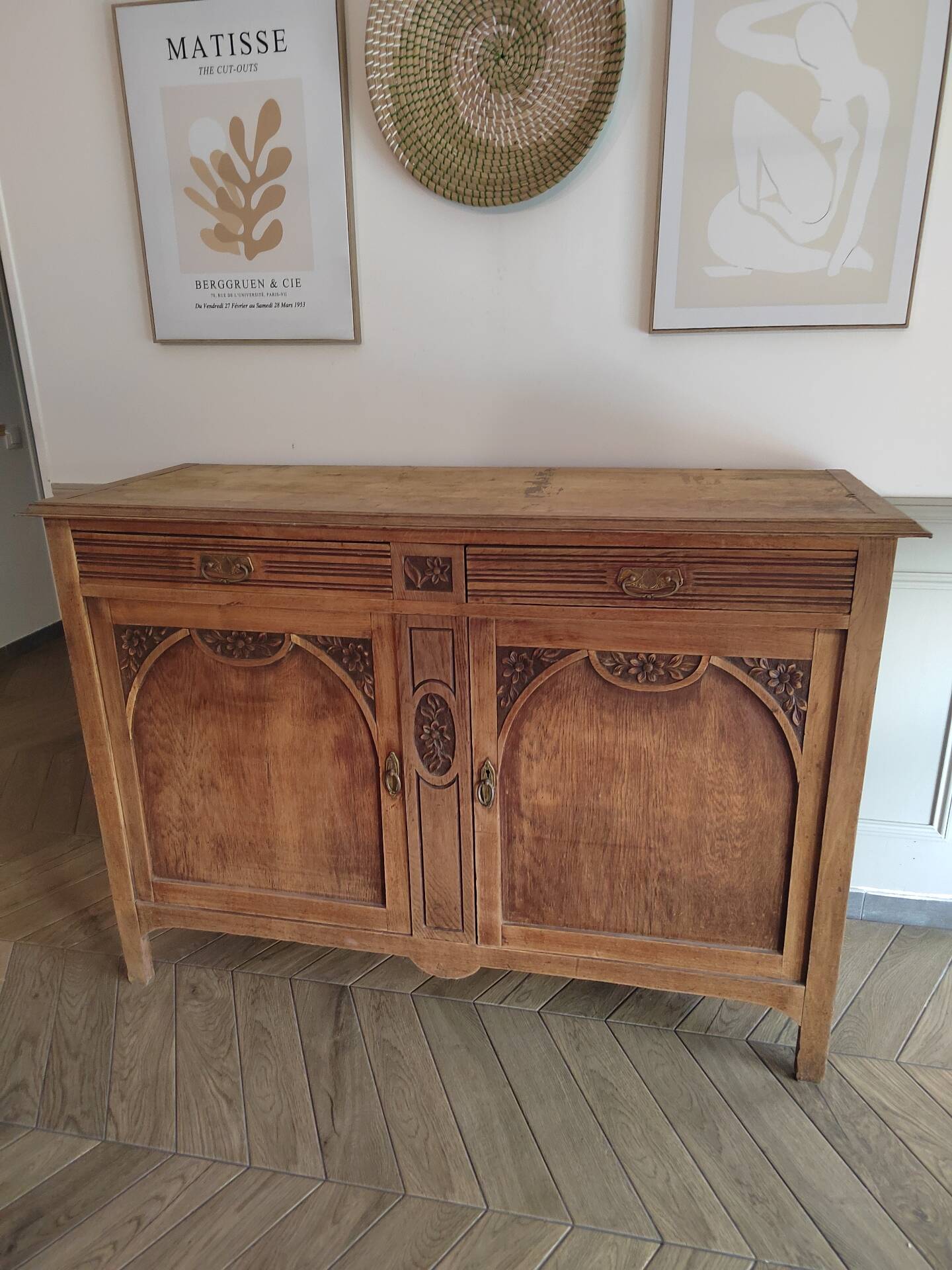 Vintage sculpted Art Deco buffet