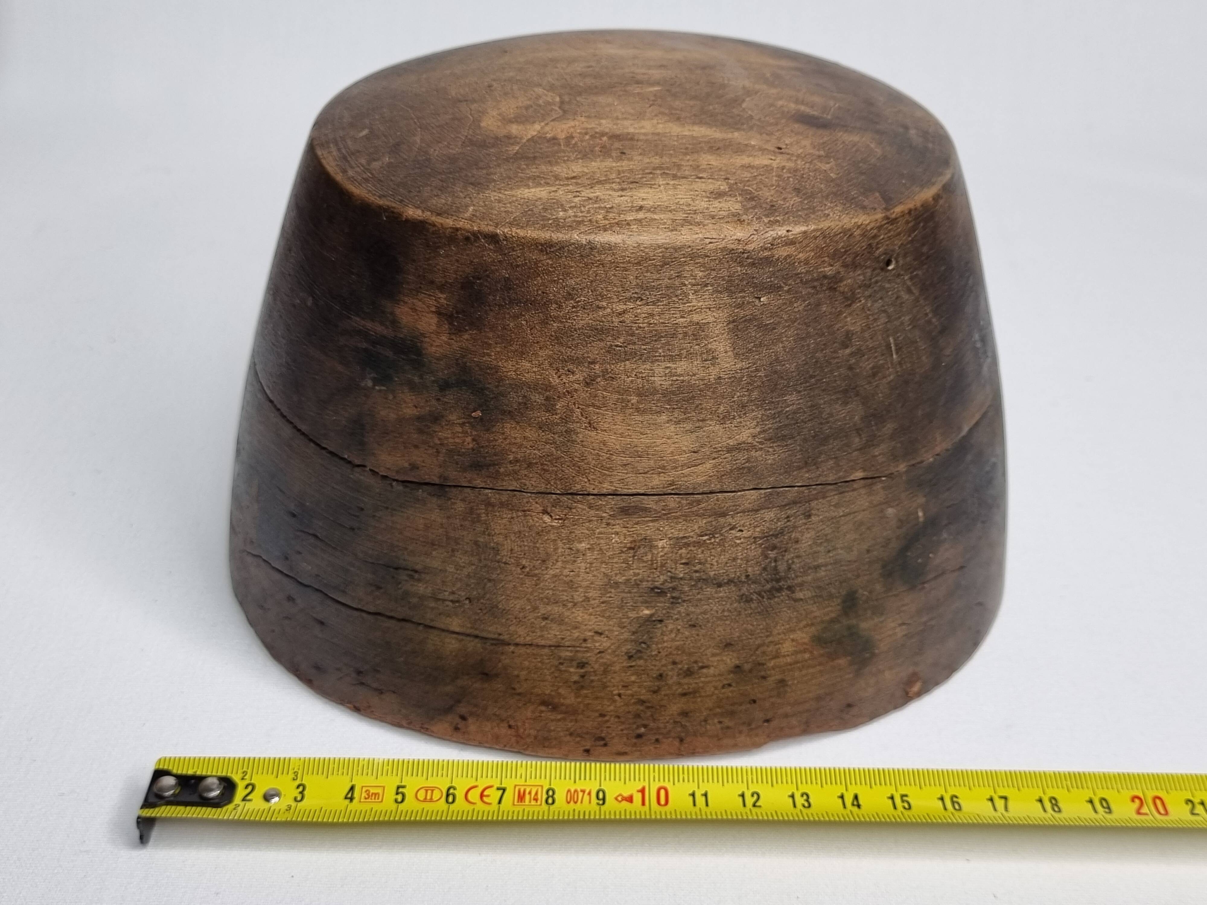 Hat form on solid wood stand, 1900s period