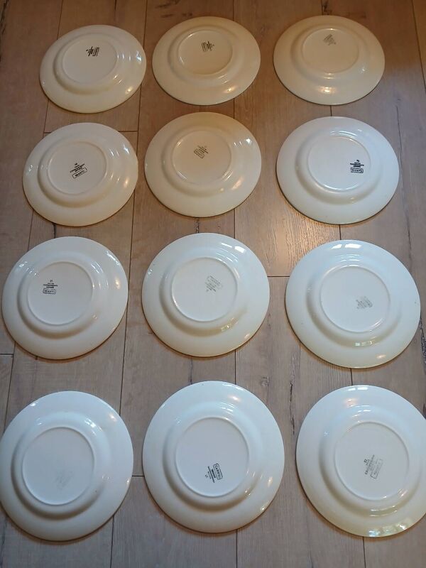 26 assiettes Digoin Sarreguemines