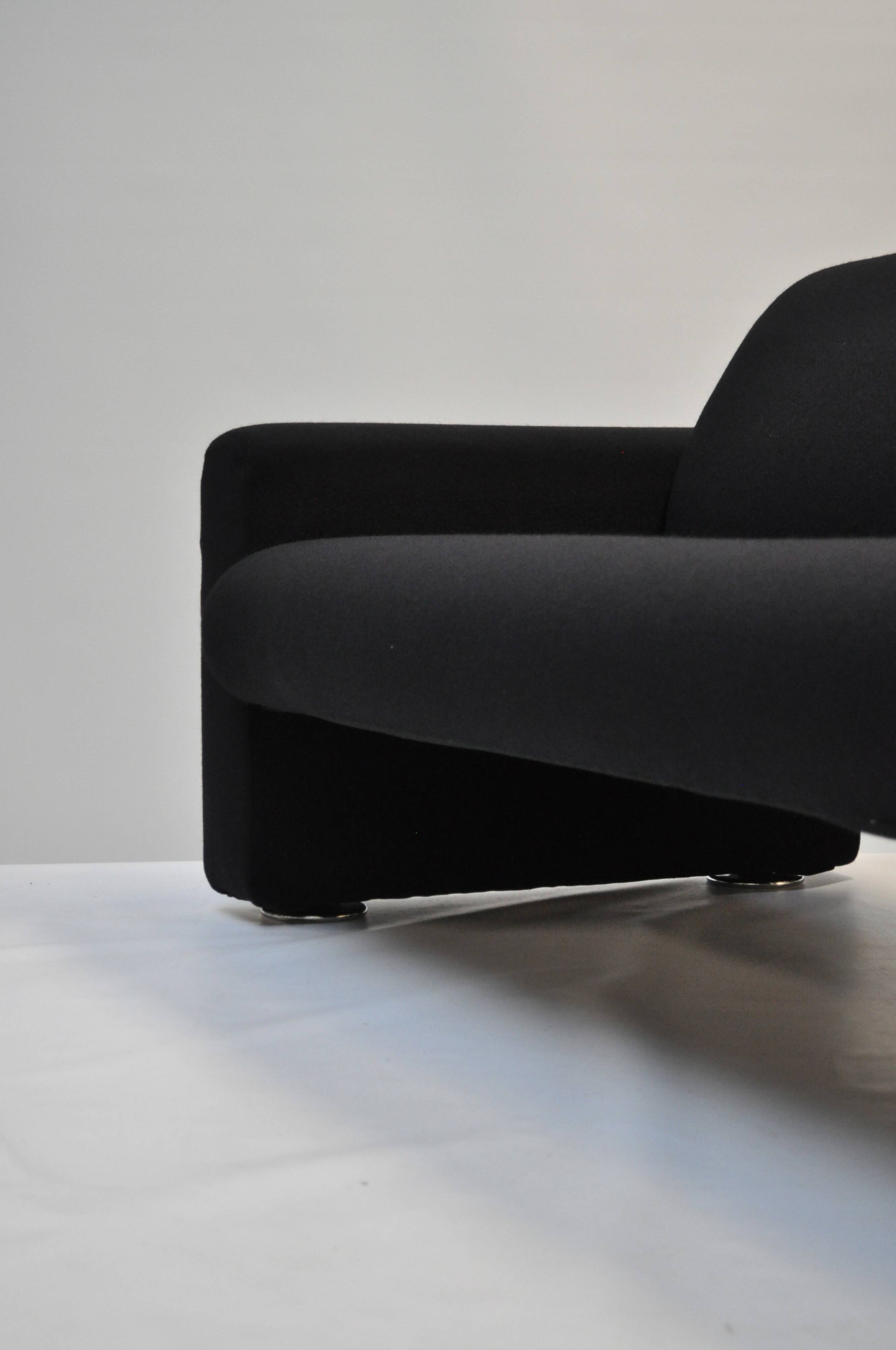 Artifort 691 – 2.5 Seater Sofa | Fully Restored | Kvadrat Upholstery