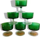 9 verres sur pied