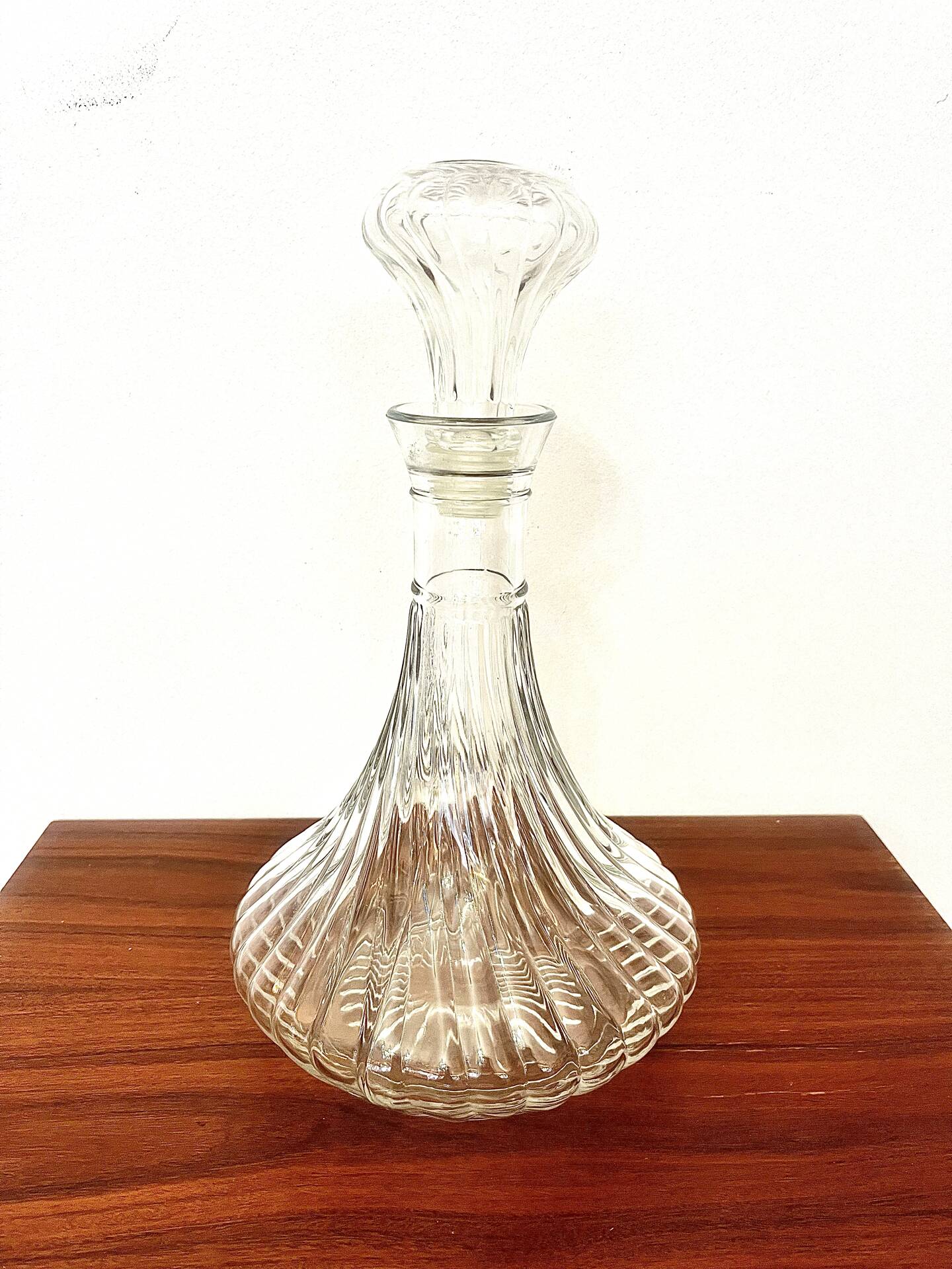 Twisted crystal decanter