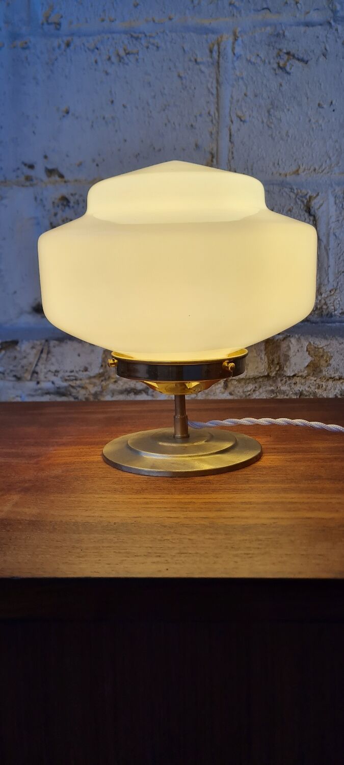 Opaline table lamp