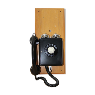Black bakelite phone