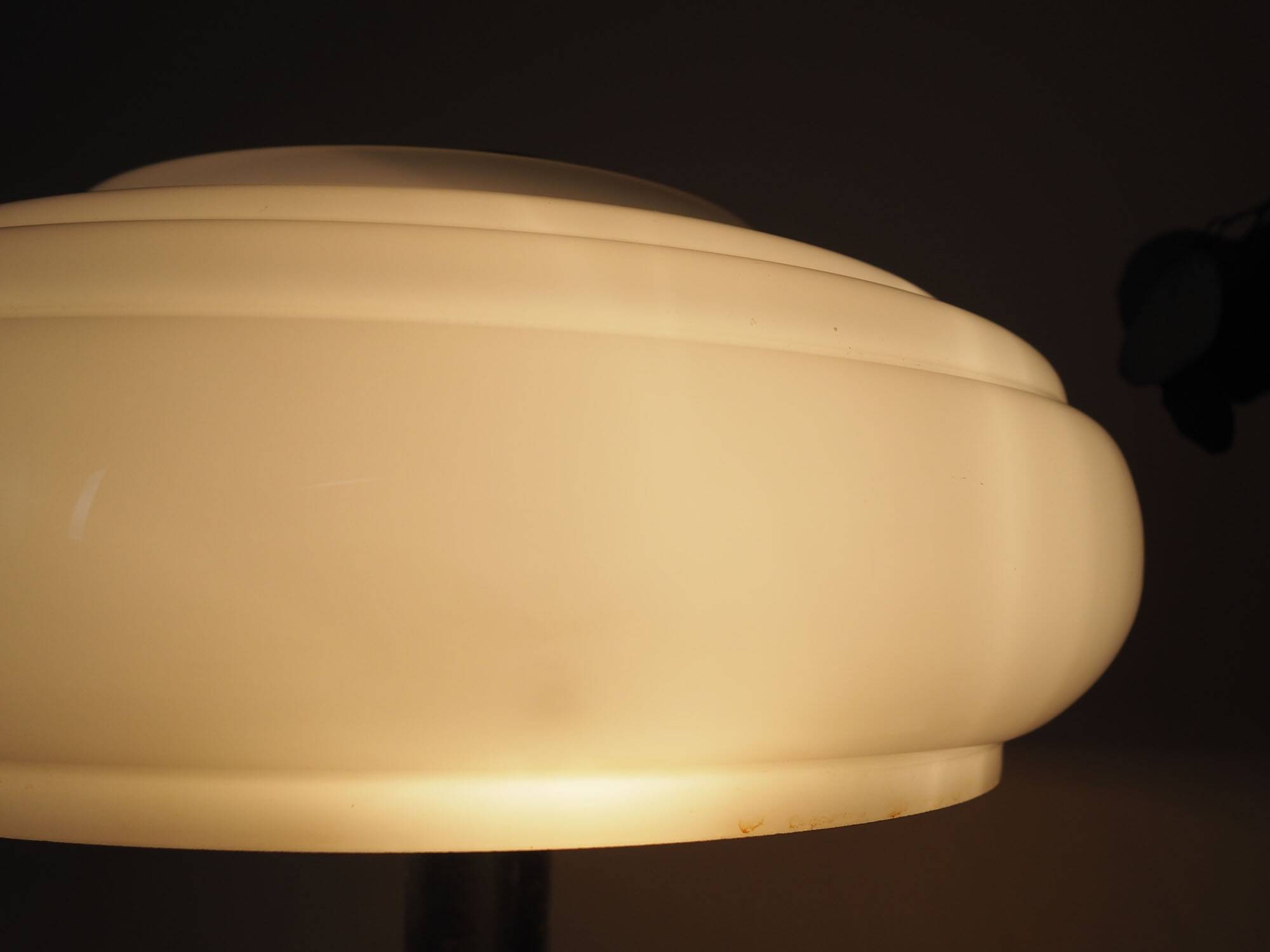 Danish desk lamp 1960s with decorative ribbed shade, brown metal