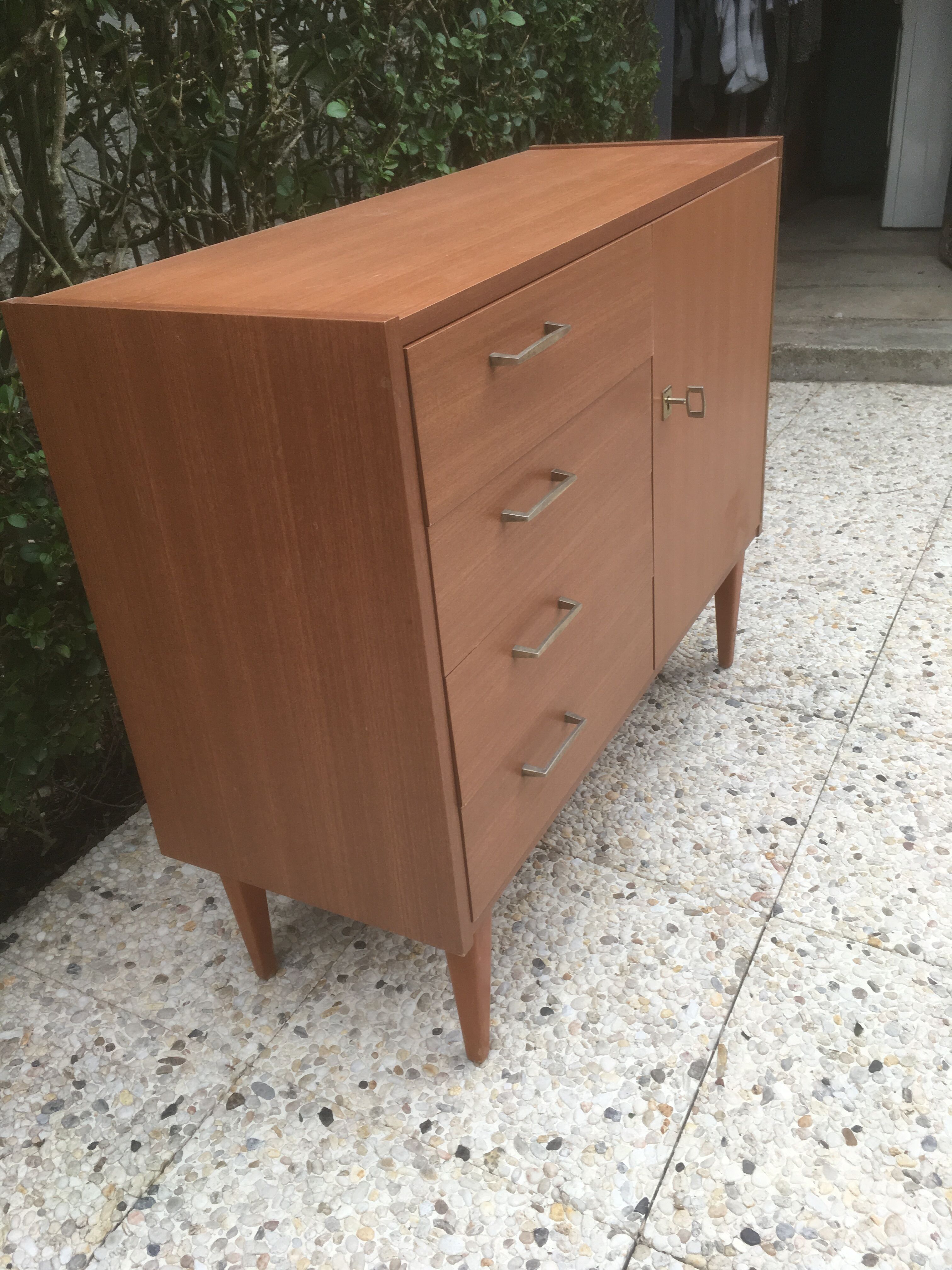 Dresser vintage bobbins feet