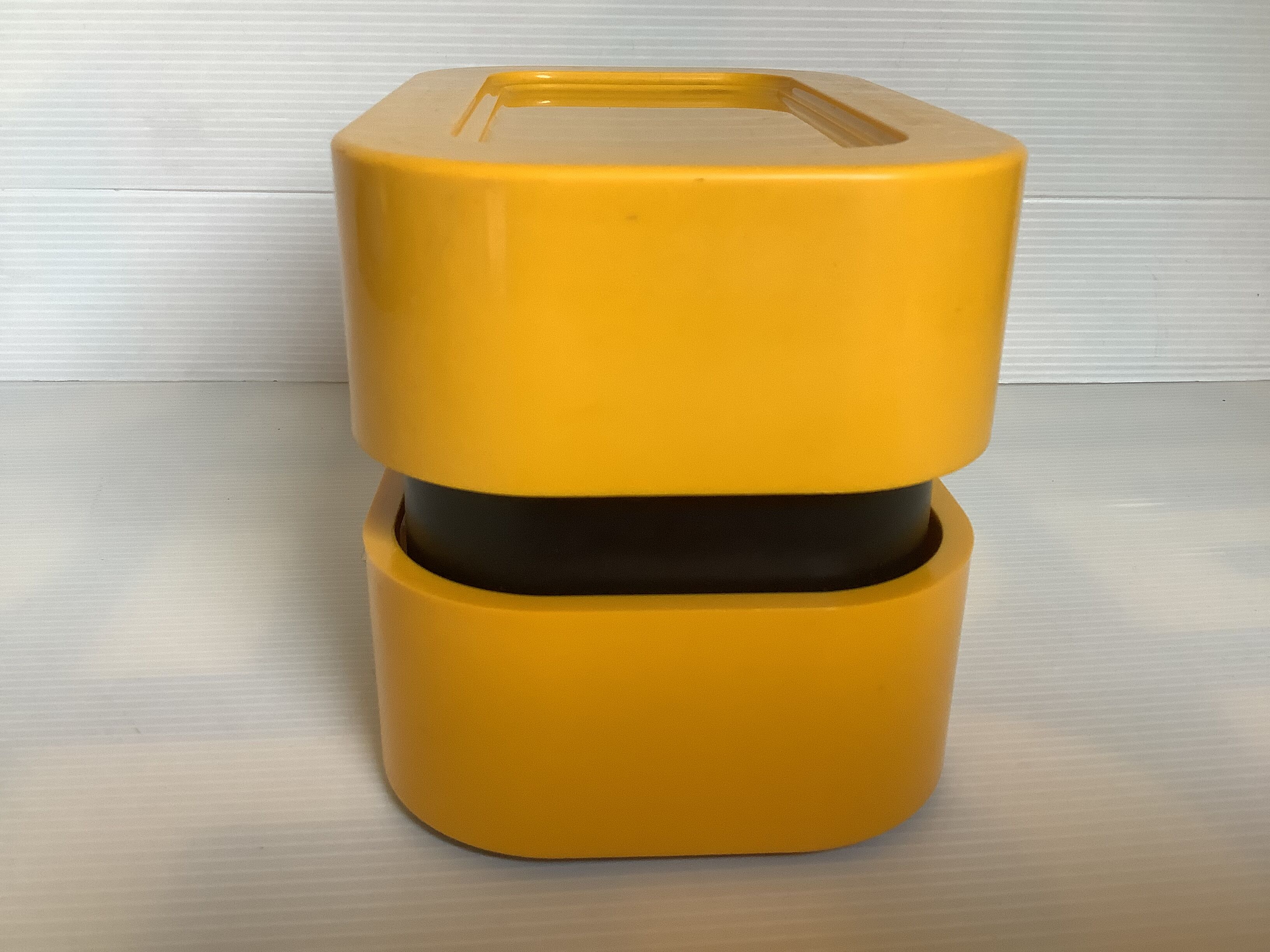 Old yellow scale terraillon 2000