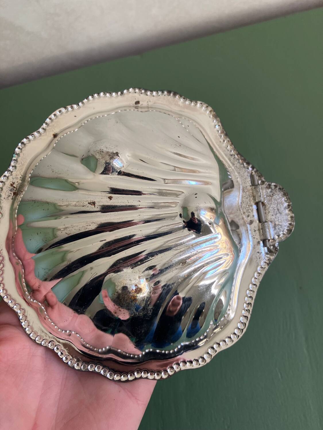 Vintage shell butter dish