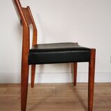 Suite of 4 Scandinavian style chairs