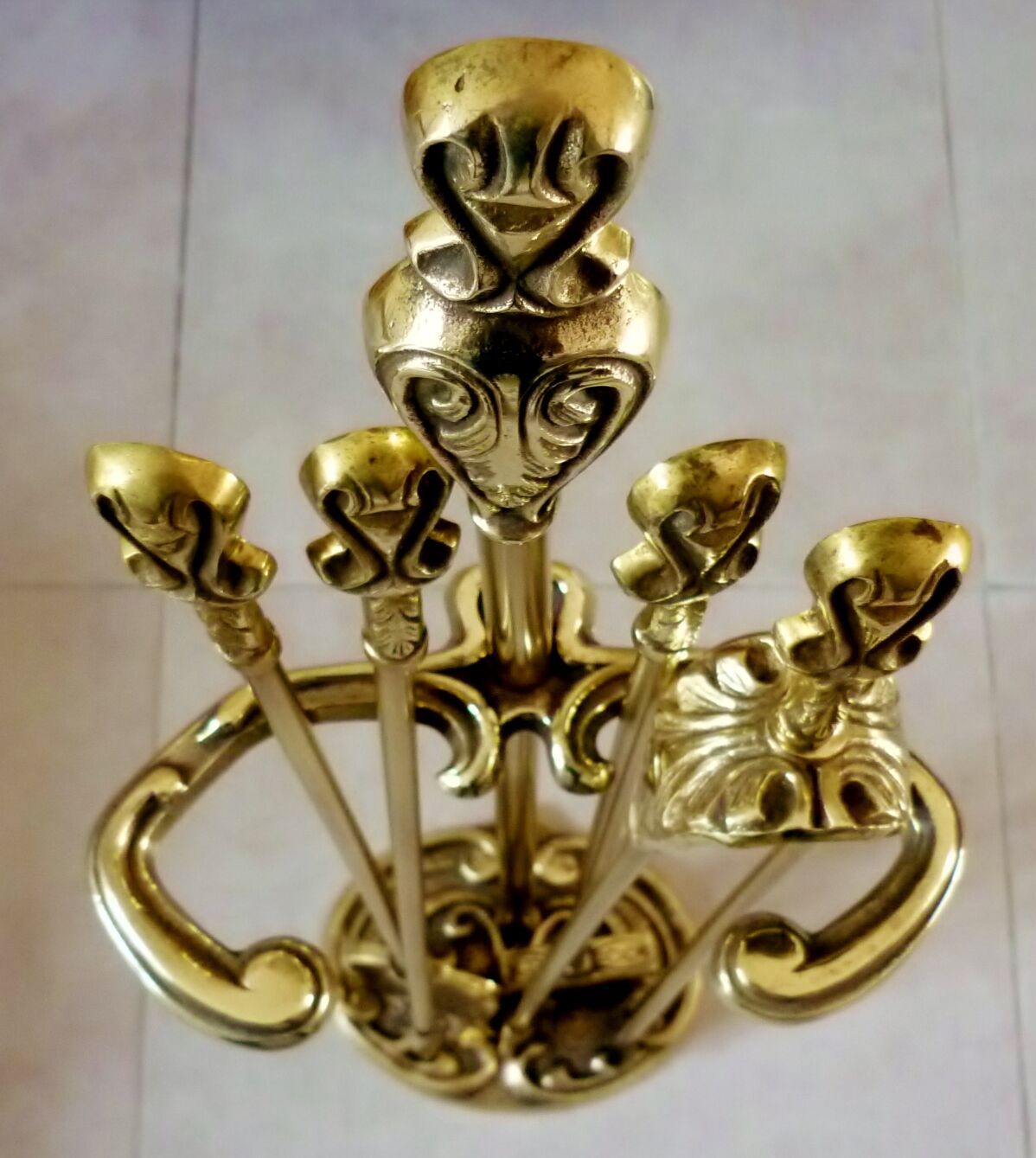 Servant, accessories fireplace, marked chiseled bronze and brass, 5 pieces