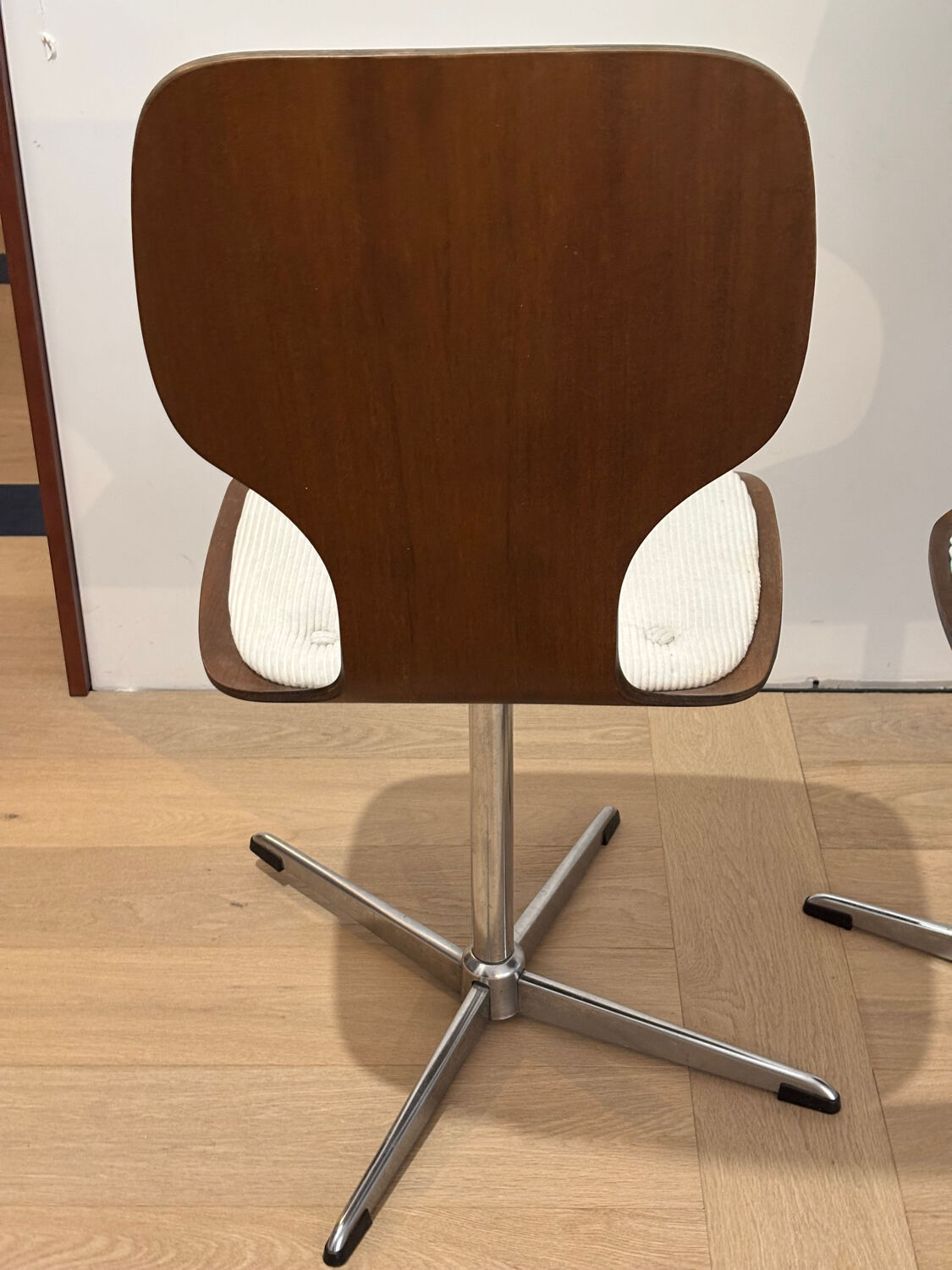 Lot of 4 vintage swivel chairs in the style of Arne Jacobsen, Scandinavian.