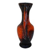 vase 1970 two orange handles.