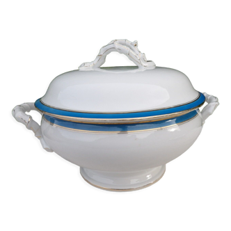 Porcelain tureen " with faience lions " XIX th