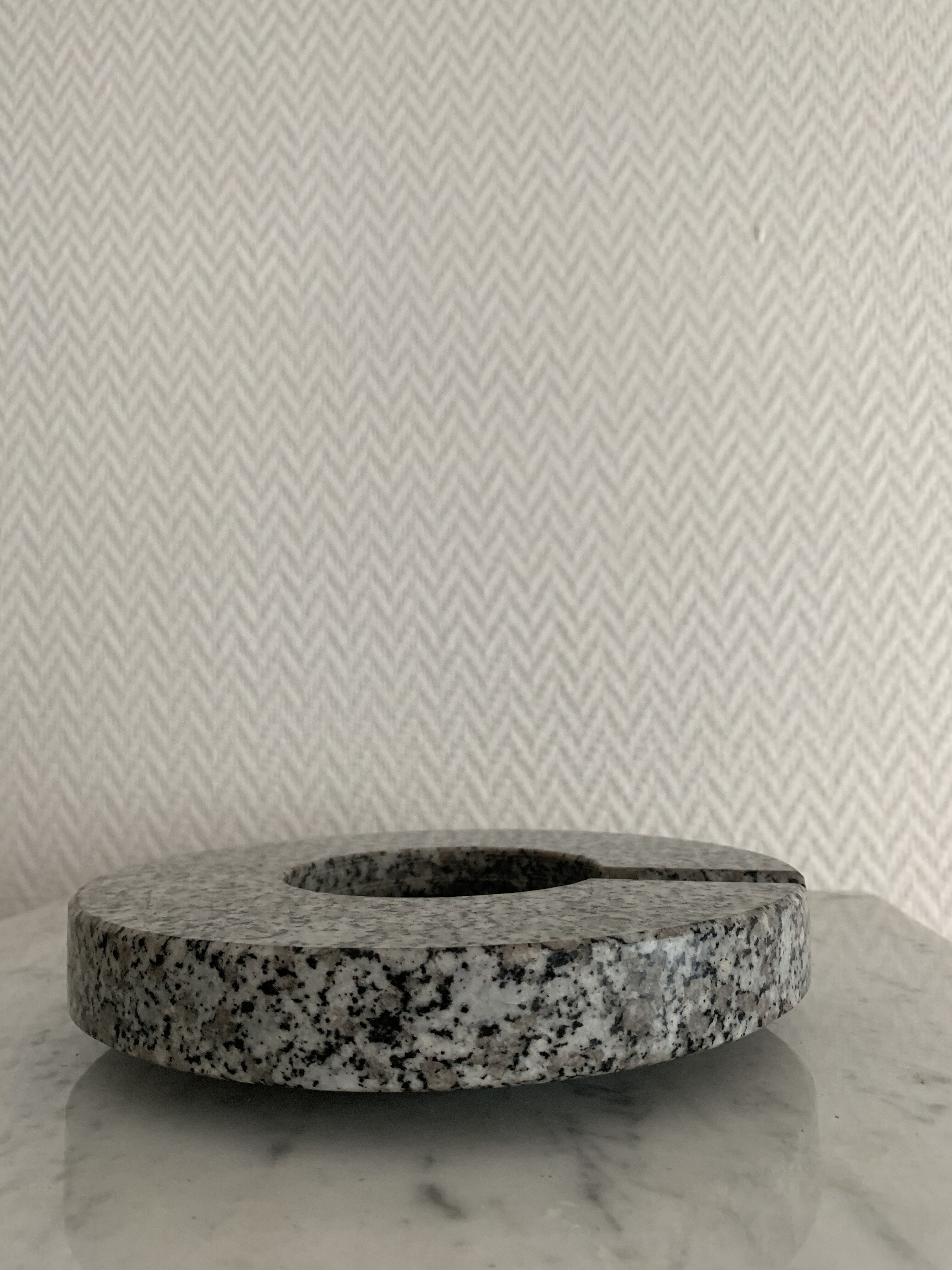 Vintage round marble ashtray speckled grey -black