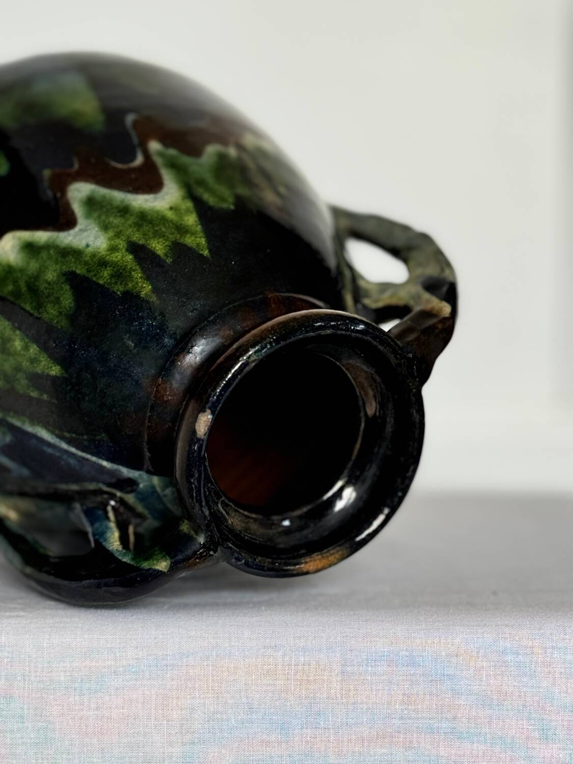 Handmade vase in mixed earth