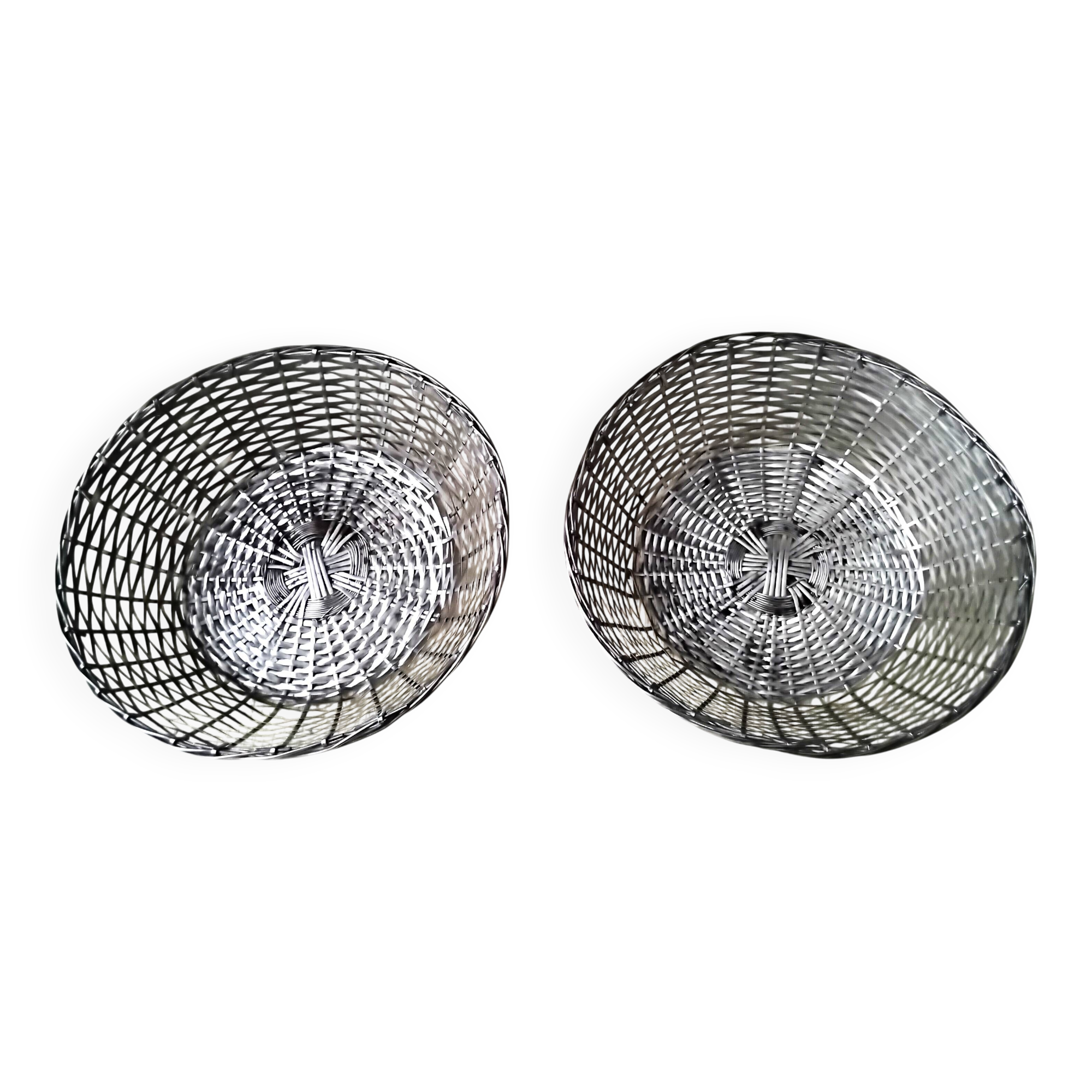 Pair of bread baskets, woven silver-plated wire baskets