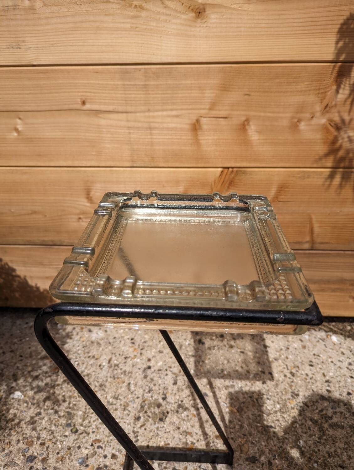 Cendrier sur pied milieu du siècle