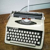 Brother Deluxe 800 typewriter